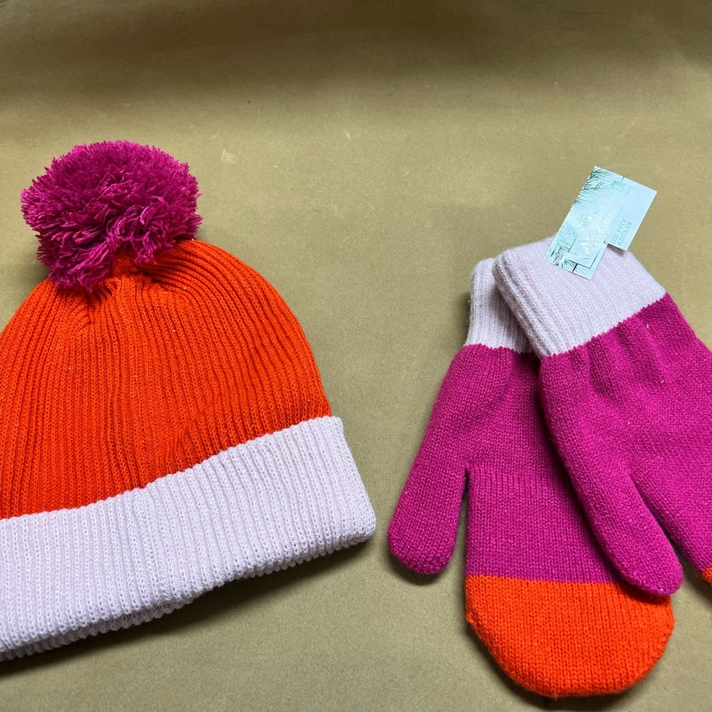 Hat & mittens